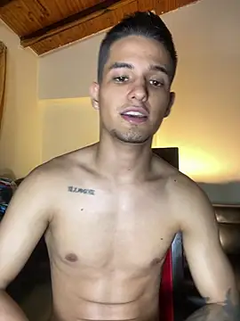 Chat +18 de Aaronsexroom ao vivo