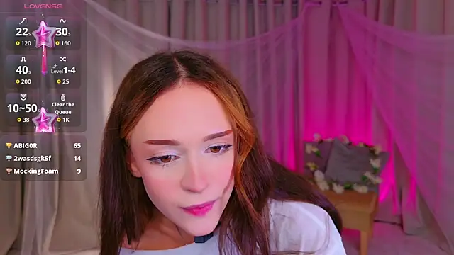 XXX chat uživo modela Adetta