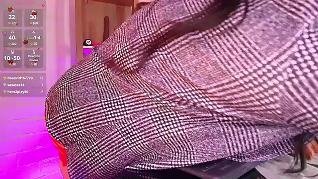 EllenaBoobs_ Chat XXX in diretta