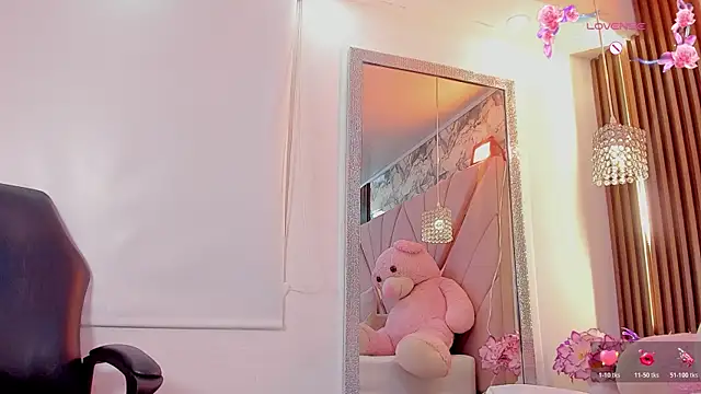 mia_rouxx1's Live XXX Chat