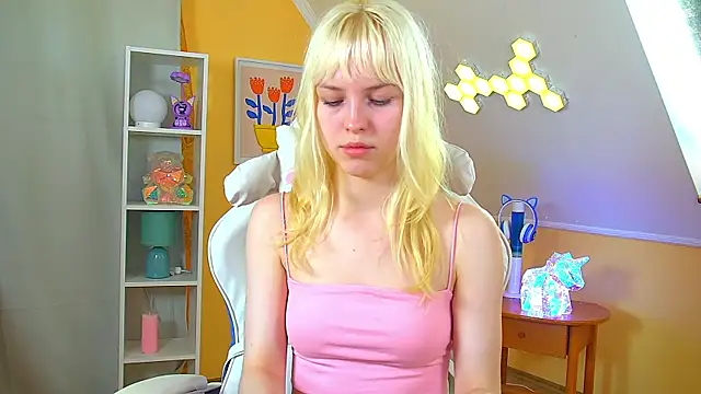 HannahHollis Adlı Modelin Canlı XXX Sohbeti