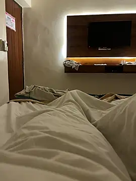 roundass96 webcam show