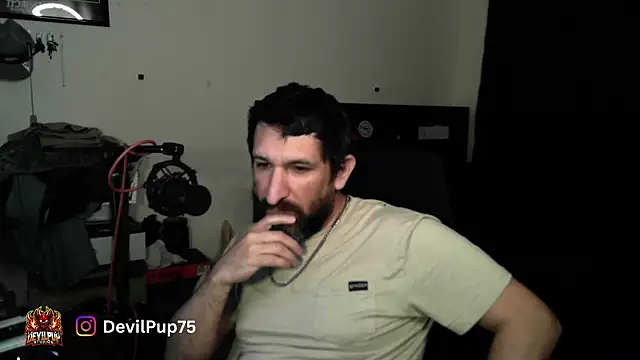 Chat +18 de DevilPup75_ ao vivo