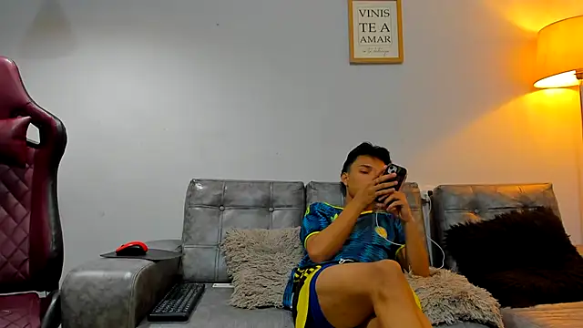Mrbravo_25 Chat XXX live