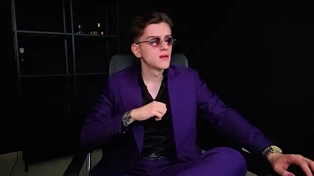 צ'אט XXX בשידור חי של FelixStarkk