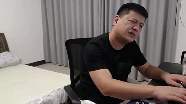 zhang1118 라이브 XXX 채팅