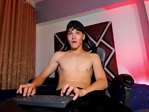Axel_Royce 现场XXX聊天