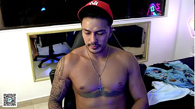 aaron_bolt – Naživo XXX chat