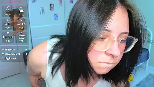 צ'אט XXX בשידור חי של BellaKvarc