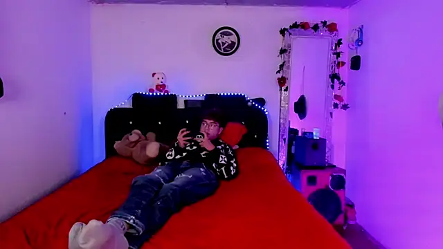 AnggelONfiree webcam show