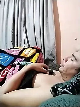 algila08 Adlı Modelin Canlı XXX Sohbeti