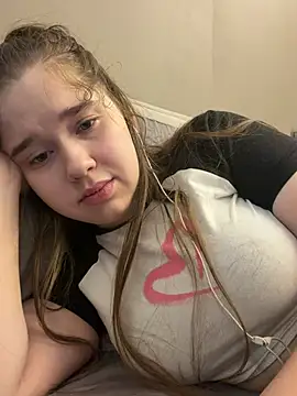 HornyGirlH Webcamshow