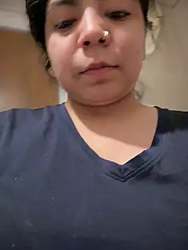 kimmiakiss22 Adlı Modelin Canlı XXX Sohbeti