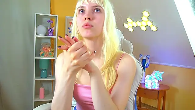 Chatroom XXX en direct de HannahHollis
