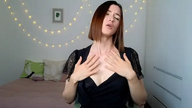 AliciaNewell 现场XXX聊天