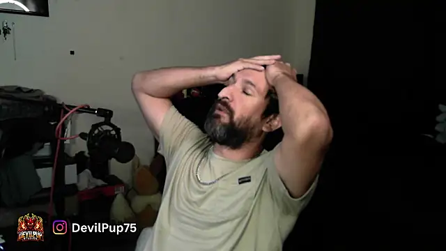 צ'אט XXX בשידור חי של DevilPup75_