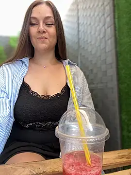CrazyTori Adlı Modelin Canlı XXX Sohbeti