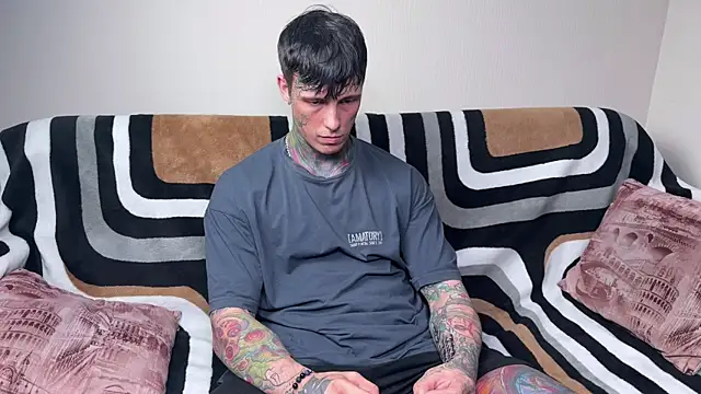 Anubisgods élő XXX-chatje