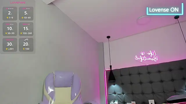 scarletcherry18's Live XXX Chat