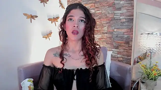 Živý XXX chat evelyn__rose1