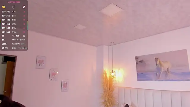_Emily_Queen live XXX chat