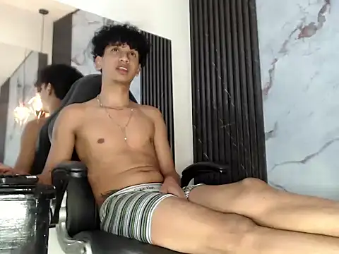 Chat XXX en directo de BlakeSttone