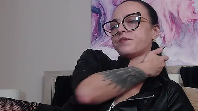 Chat +18 de IzabelllNoir ao vivo