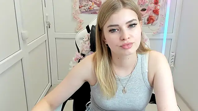 Chatroom XXX en direct de BrielleStorm