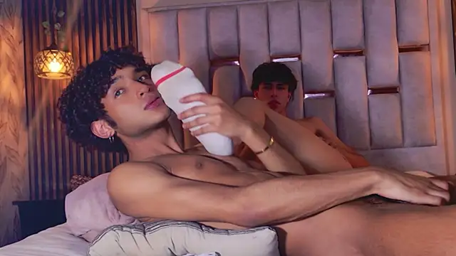 Aaron_Wiinter Adlı Modelin Canlı XXX Sohbeti