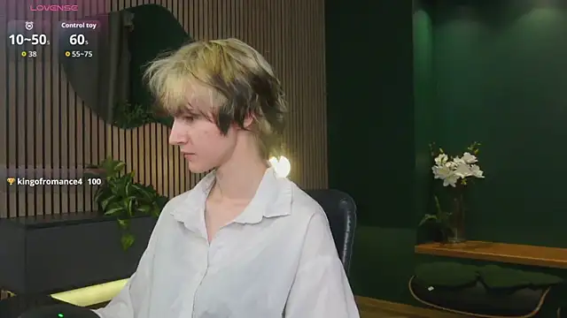 Senpai_Sins' Live XXX Chat