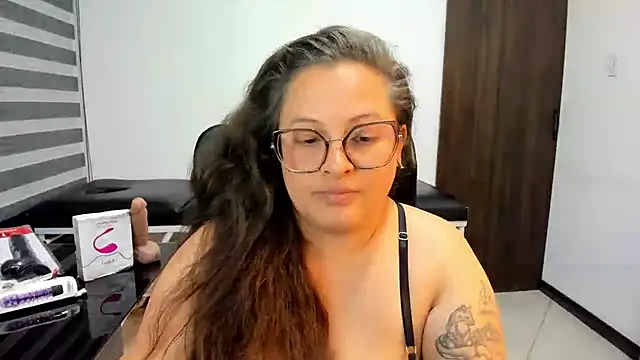 SaraThonson_ live XXX chat