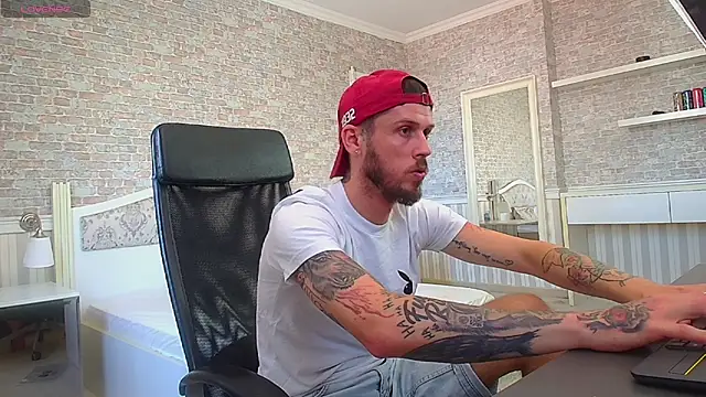 Czat XXX na żywo – JonahShaw