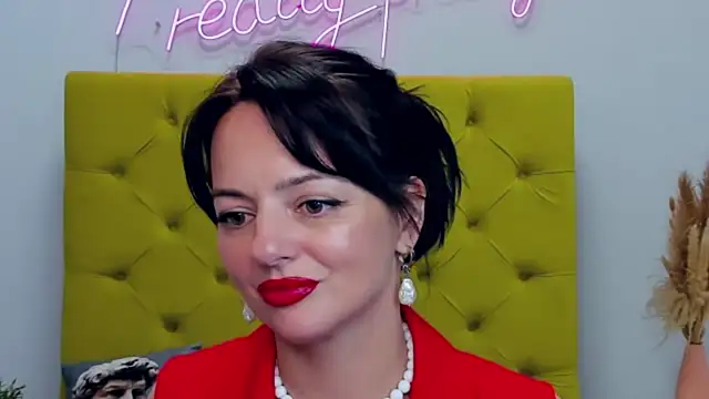 Chatroom XXX en direct de BellaRowan