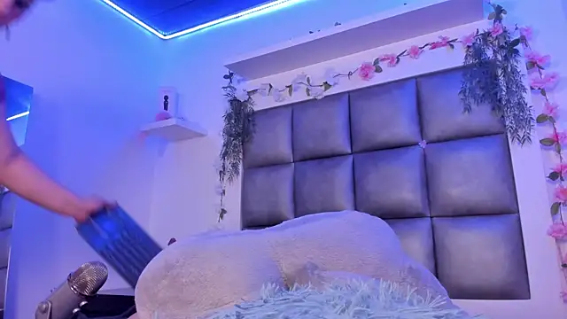 abbiecollins_js Chat XXX live