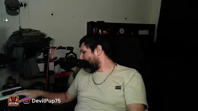 Chatroom XXX en direct de DevilPup75_