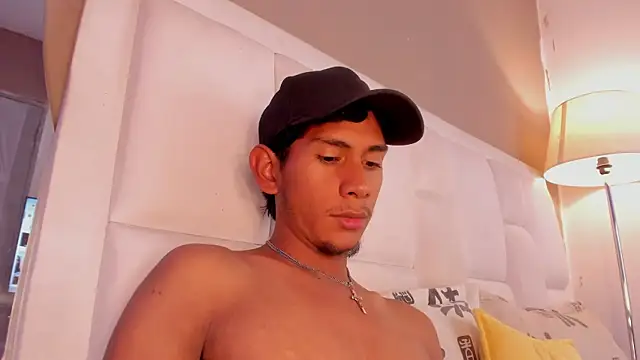 Nick_Collins18 Adlı Modelin Canlı XXX Sohbeti