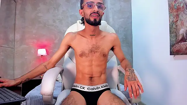 Felipe-Casttan Live XXX Chat