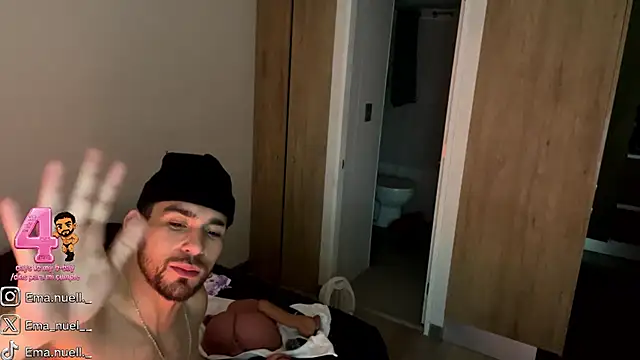 Онлайн чат XXX Emanuell__