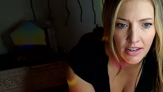 hollyharmd's Live XXX Chat