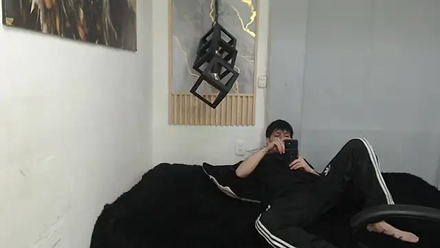 Cry_thereal élő XXX-chatje