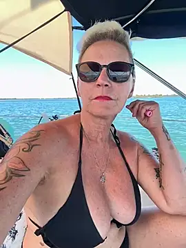 دردشة German_Milf الجنسية المباشرة