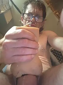 ROBERT0516 élő XXX-chatje
