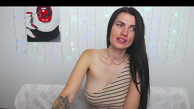 دردشة MilaLoona الجنسية المباشرة