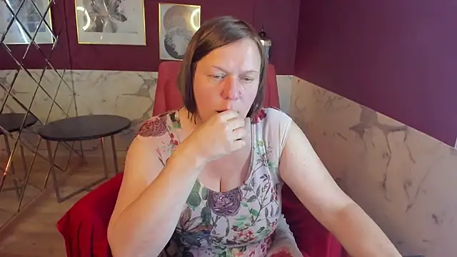 Chat +18 de KellyPerfection ao vivo