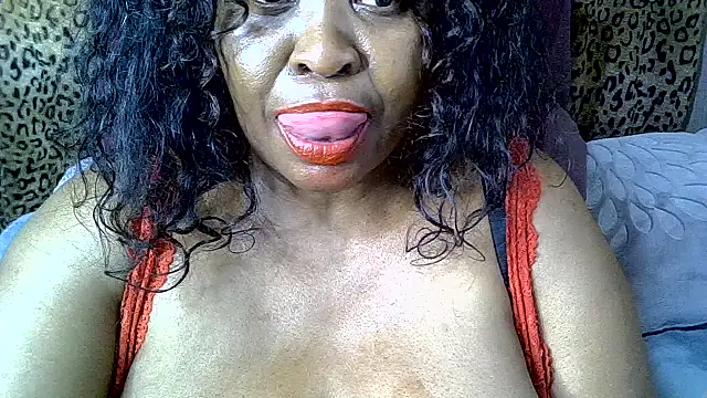 Ebony_Cougar's Live XXX Chat