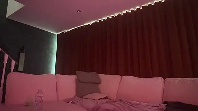 XXX chat uživo modela LilithRiaghanSkye