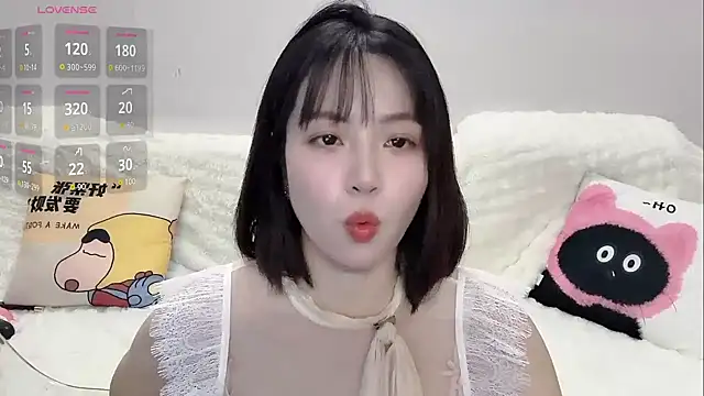 Lucy-8 লাইভ XXX চ্যাট
