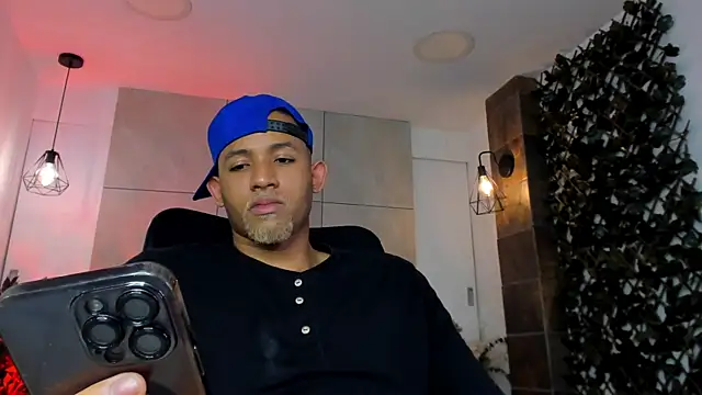 B_Wildn Live XXX chat