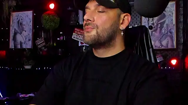 LexHardy live XXX chat