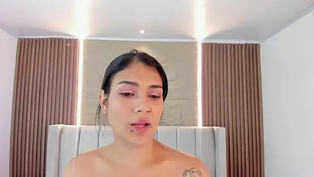 Chat XXX ao vivo de NINAMARTINS